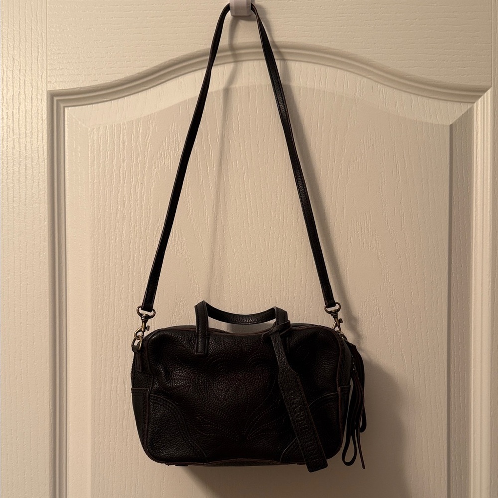 Gianni Bini Dark Leather Crossbody Bag. EUC